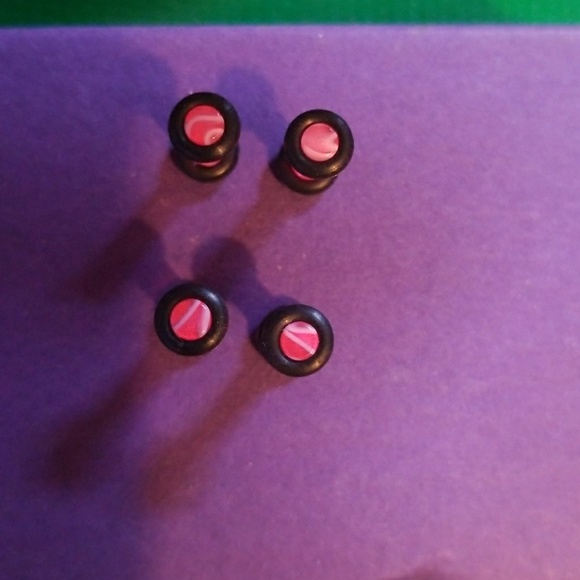 Pink & White 8g Acrylic Plugs - Picture 3 of 3